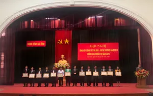 HADIPHAR vinh dự được UBND tỉnh Hà Tĩnh trao tặng bằng khen 